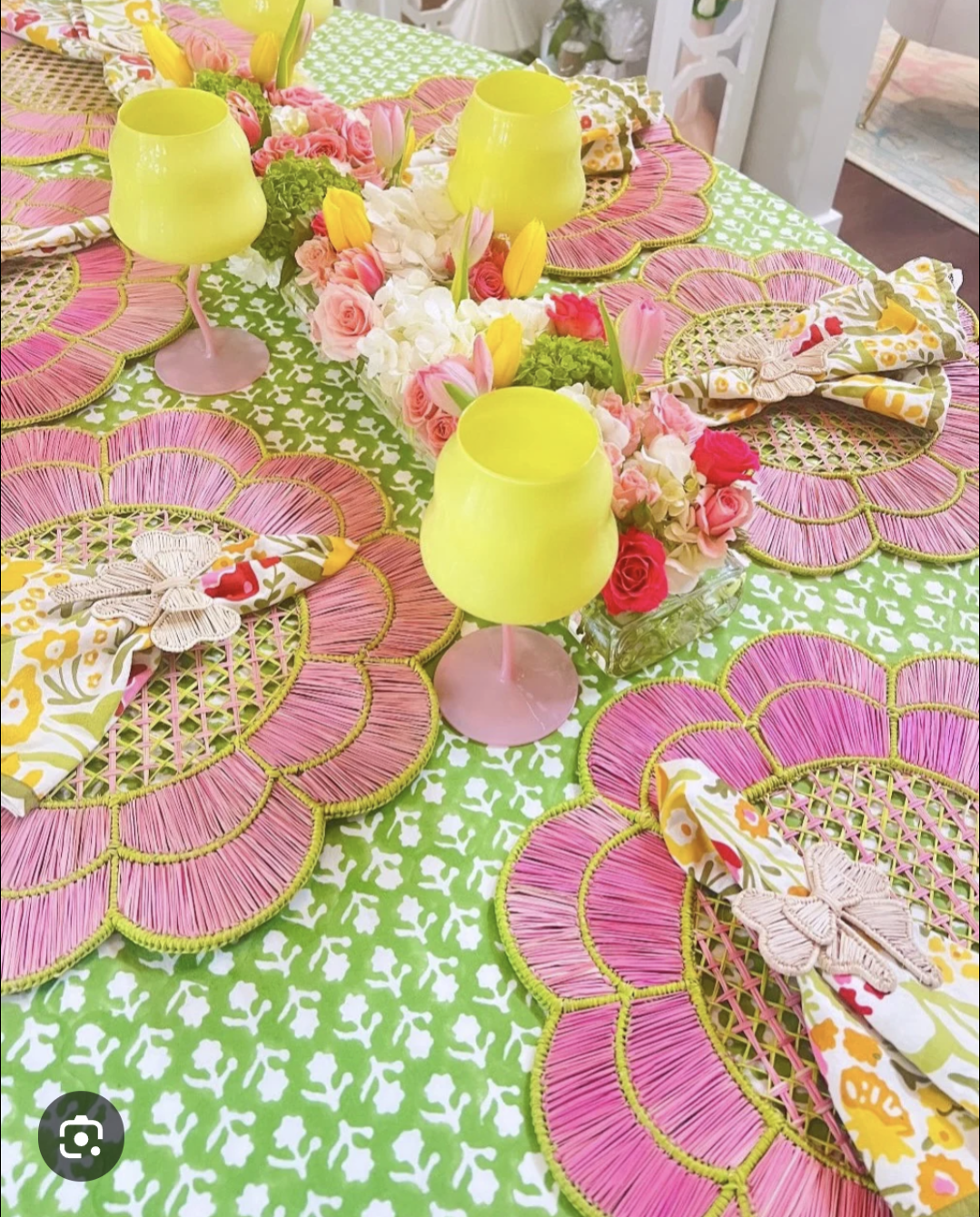 Tropical woven placemat pink floral design