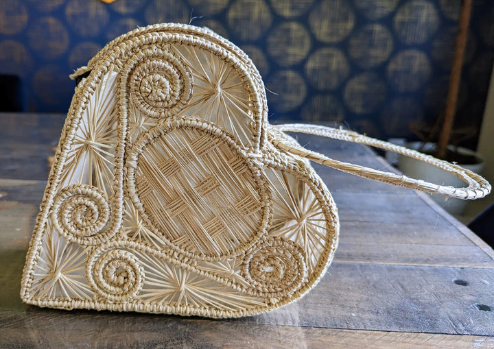 Handwoven Heart-Shaped Purse Macondo Forever