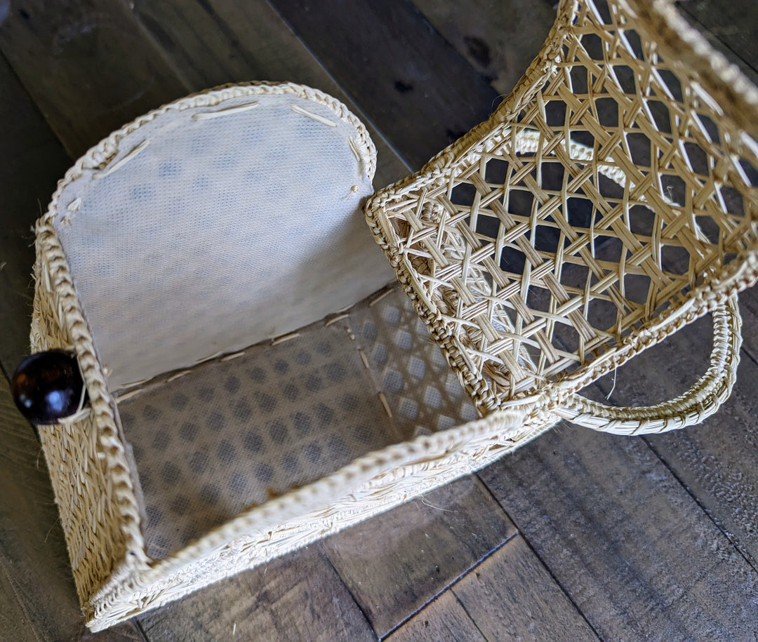 Handwoven Heart-Shaped Purse Macondo Forever