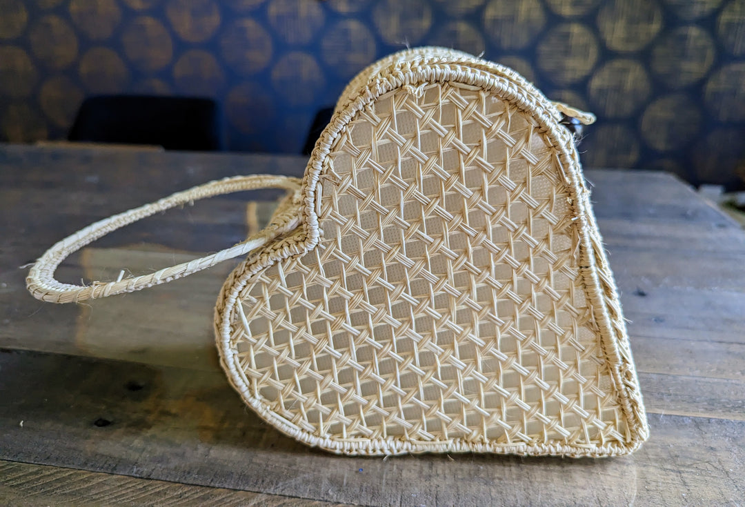 Handwoven Heart-Shaped Purse Macondo Forever