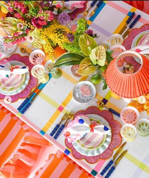 Sorbet Scalloped Handwoven Iraca Placemat