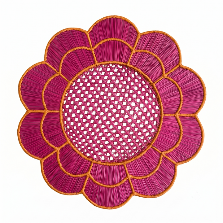 Sorbet Scalloped Handwoven Iraca Placemat
