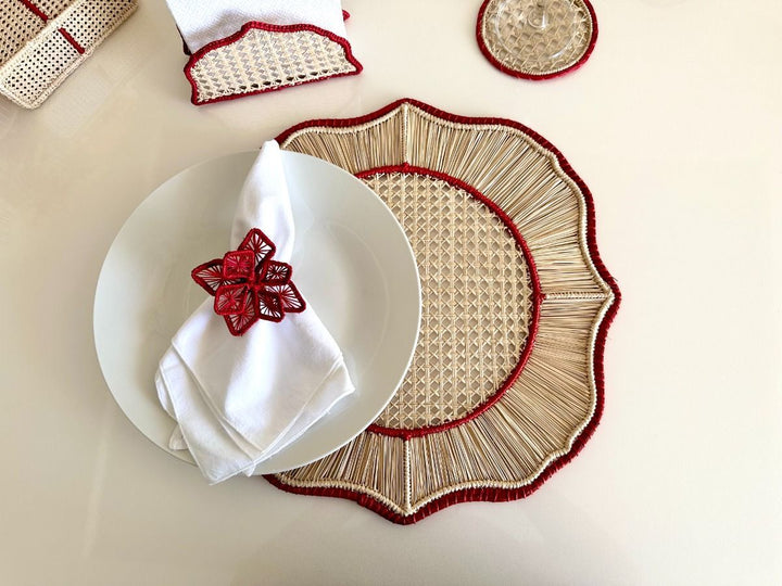Handwoven Iraca Palm Placemat – Natural with Red Accent | Artisan Round Table Decor